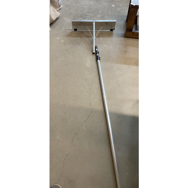 TELESCOPIC POLE - LATCH ON ONE SIDE IS BROKE