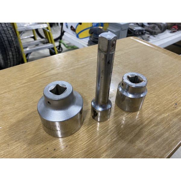 3/4â€ RATCHET EXTENSION WITH TWO SOCKETS - 2 1/4IN AND 1 5/8IN