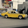 Image 5 : MAISTO 1:18 SCALE 1965 CHEV CORVETTE DIECAST & YELLOW DODGE DART 340 DIECAST