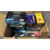 Image 2 : BOX OF HALOGEN HEADLIGHTS & SAFETY GEAR