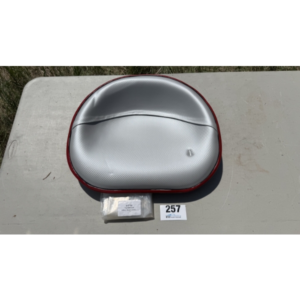 INTERNATIONAL HARVESTER CANVAS TRACTOR SEAT PART NO. IHS196