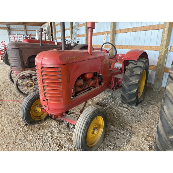 MASSEY-HARRIS 102