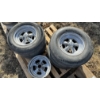 Image 2 : 5 of 15x7 Chrome 5-Spoke Rims 2 of 215/70/15 Tires 2 of 235/75/15 Tires