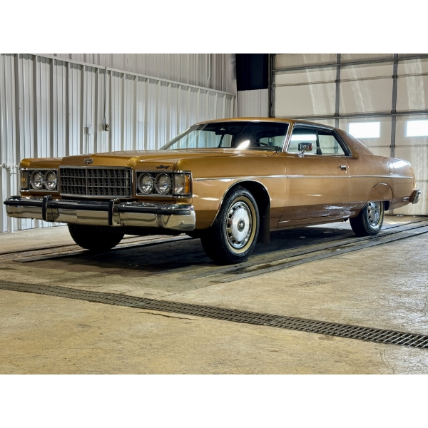 NO RESERVE 1974 MERCURY RIDEAU 500