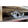 Image 2 : Edelbrock 2 barrel tri-power manifold, for a FE Ford NOS never mounted