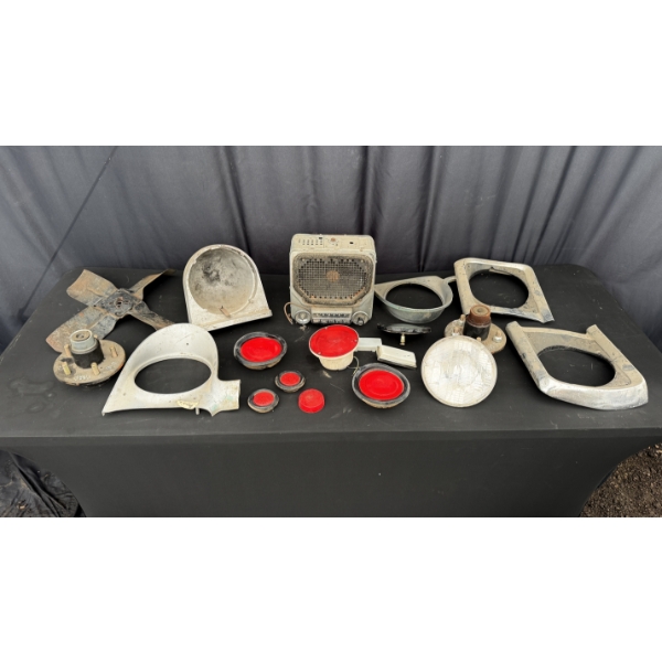 ANTIQUE CAR RADIO AND LAMP ASSEMBLIES