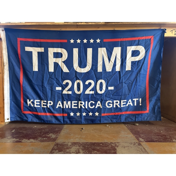 TRUMP 2020 FLAG