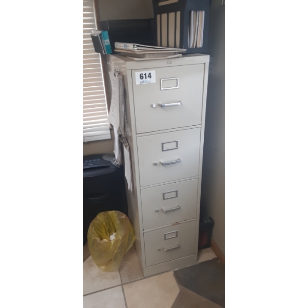 4 Metal Filing Cabinets. 3 with 4 Drawers and 1 with 2 Drawers. 2 Drawer Cabinet comes with Key