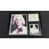 Image 4 : MARILYN MEMORABILIA (PLAQUE, SIGNED PHOTO, WALL ART) 14" X 11"