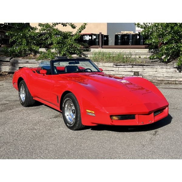 1977 CHEVROLET CORVETTE CONVERTIBLE