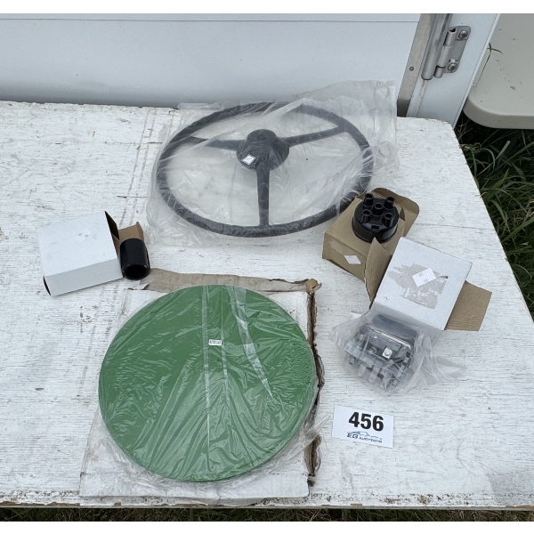 TRACTOR STEERING WHEELS & PARTS 