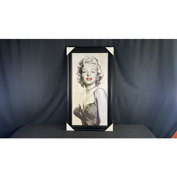 MARILYN FRAMED PORTRAIT PRINT 3FT8" X 2FT
