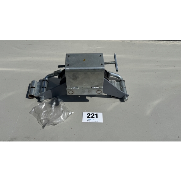 HEAVY-DUTY ADJUSTABLE SEAT SUSPENSION MOUNT