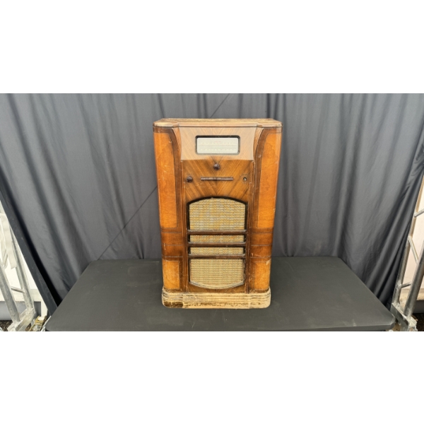 ANTIQUE RADIO CABINET