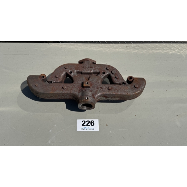 INTERNATIONAL HARVESTER INTAKE & EXHAUST MANIFOLD - IHS004