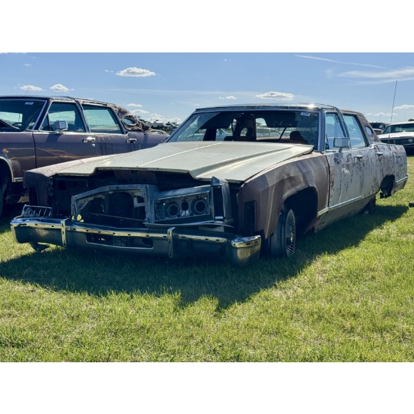 1977 LINCOLN TOWN CAR 