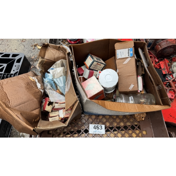 MIXED VINTAGE TRACTOR PARTS & ACCESSORIES