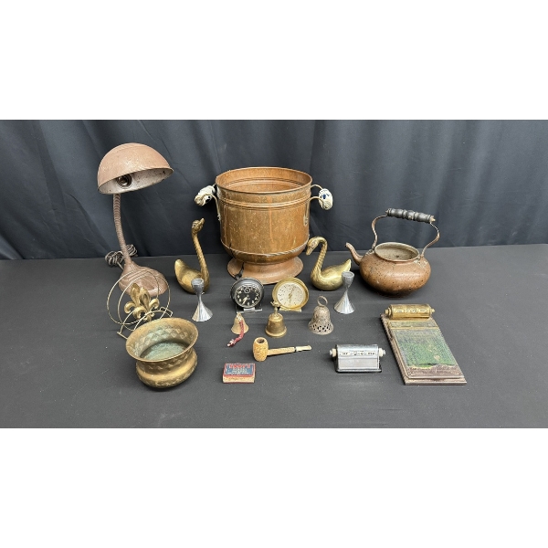 VINTAGE BRASS & METAL COLLECTIBLES