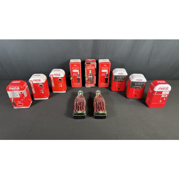 ASSORTED COCA-COLA VENDING MACHINE & BOTTLE TIN COLLECTION