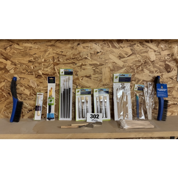 Assorted Brushes