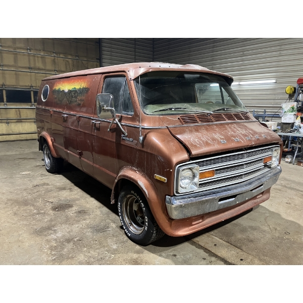 1976 DODGE TRADESMAN 200