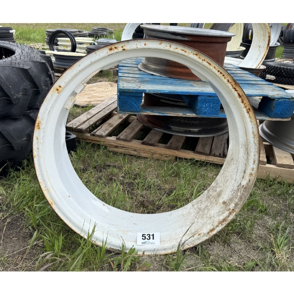 28" WHITE OUTER TRACTOR RIM