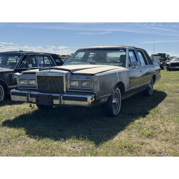 1988 LINCOLN TOWN CAR 