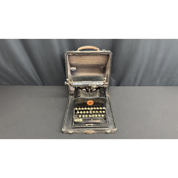 ANTIQUE SUN STANDARD TYPEWRITE NO.2 W/ ORIGINAL CARRYING CASE
