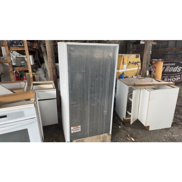 Assorted Cabinets and Appliances 