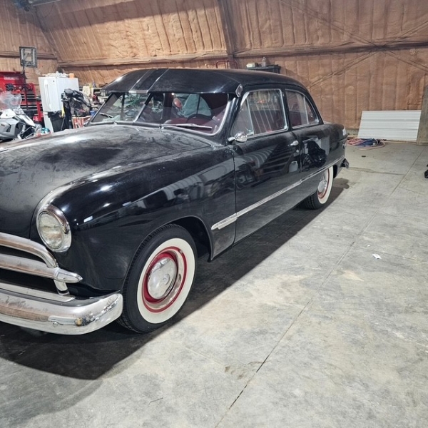 1949 FORD TUDOR 