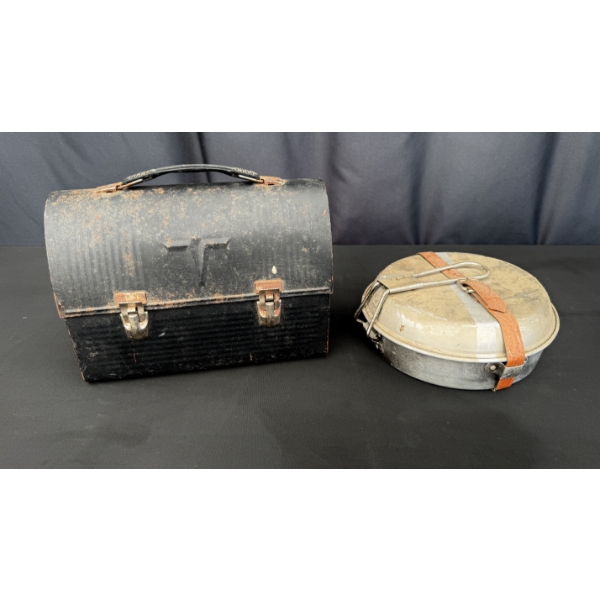 ANTIQUE LUNCHBOX AND COOKING PAN