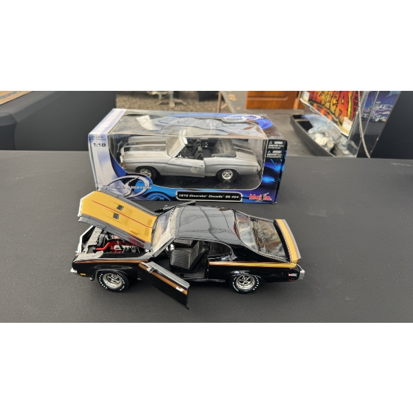 MAISTO 1:18 SCALE 1972 CHEVELLE DIECAST & BLACK CHEVELLE GSX DIECAST