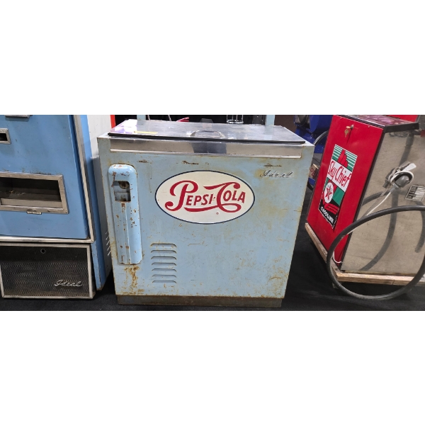 NO RESERVE ORIGINAL VINTAGE PEPSI COOLER