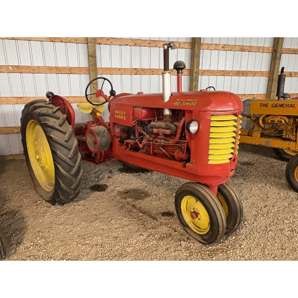 MASSEY-HARRIS 102