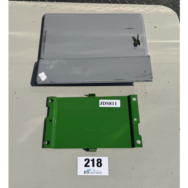 2 JOHN DEERE BATTERY BOX COVERS