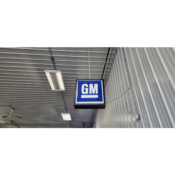 NO RESERVE GM SIGN 