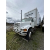 Image 1 : 1999 International 7 Ton 32' Box Truck *Located in NANAIMO, BC