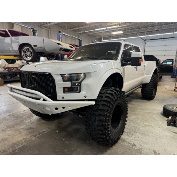 2015 FORD F350 MEGAREXX CUSTOM