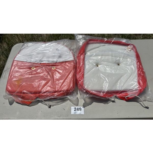 ALLIS-CHALMERS RED & WHITE 2-PIECE SEAT CUSHION SET