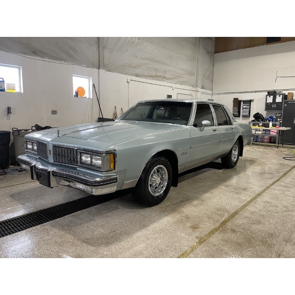 1981 OLDSMOBILE DELTA 88 ROYALE