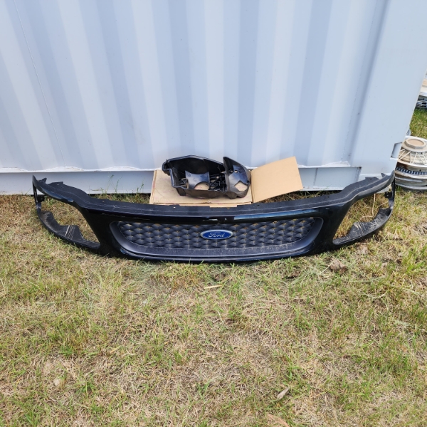 1997/98 F150 GRILLE WITH HEADLIGHT BEZEL 