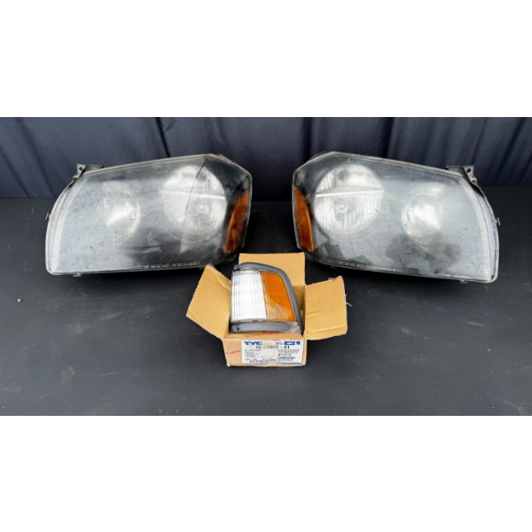 CORNER LIGHT FOR A 1987-90 CHEVY CELEBRITY AND 2 HEADLIGHT HOUSINGS