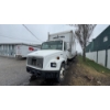 Image 1 : 2001 Freightliner FL80   Located in Calgary