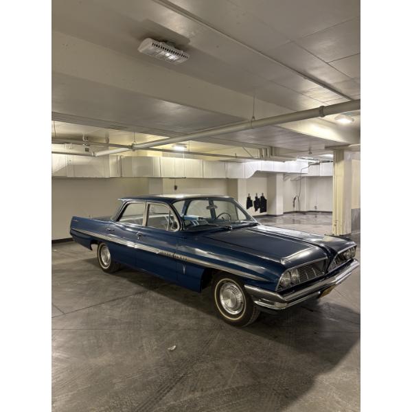1961 PONTIAC PARISIENNE