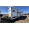 Image 13 : 2006 Freightliner Truck + 2021 Forest River Trailer  Located in Edmonton