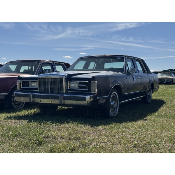 1986 LINCOLN TOWN CAR 