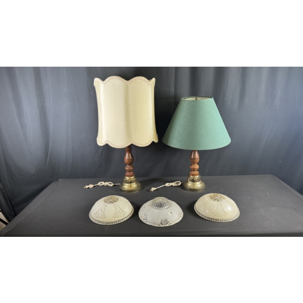 VINTAGE TABLE & FLOOR LAMPS W/ SHADES