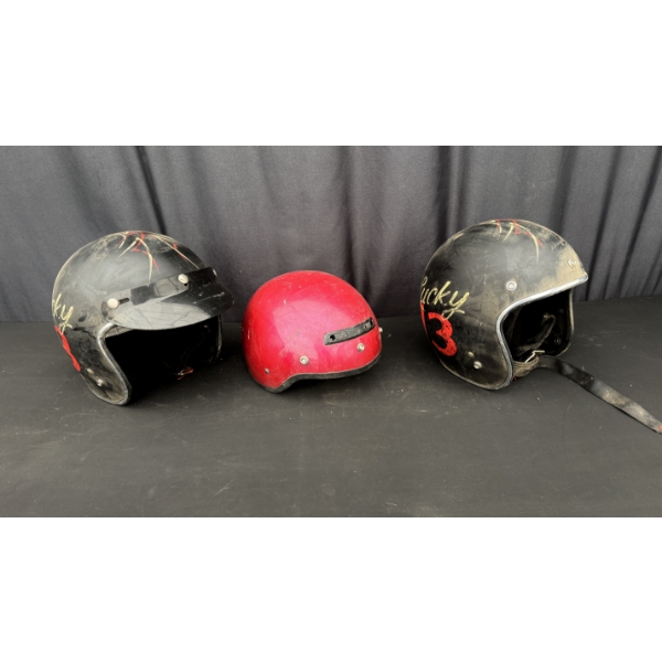 3 HELMETS (2 LUCKY 13)
