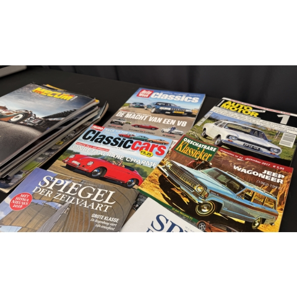 COLLECTION OF DUTCH AUTO MAGAZINES
