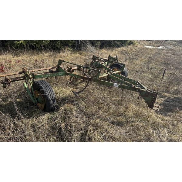John Deere Chisel Plow